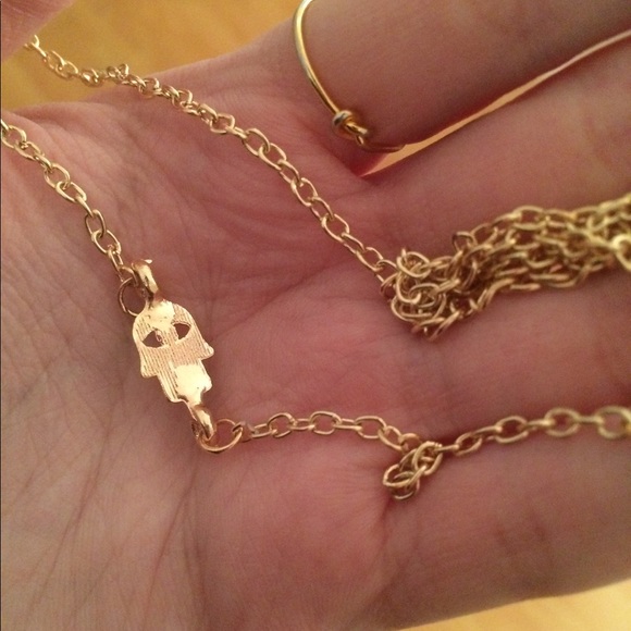 ✨One Left ✨Gold Hamsa Charm Necklace - Picture 4 of 5